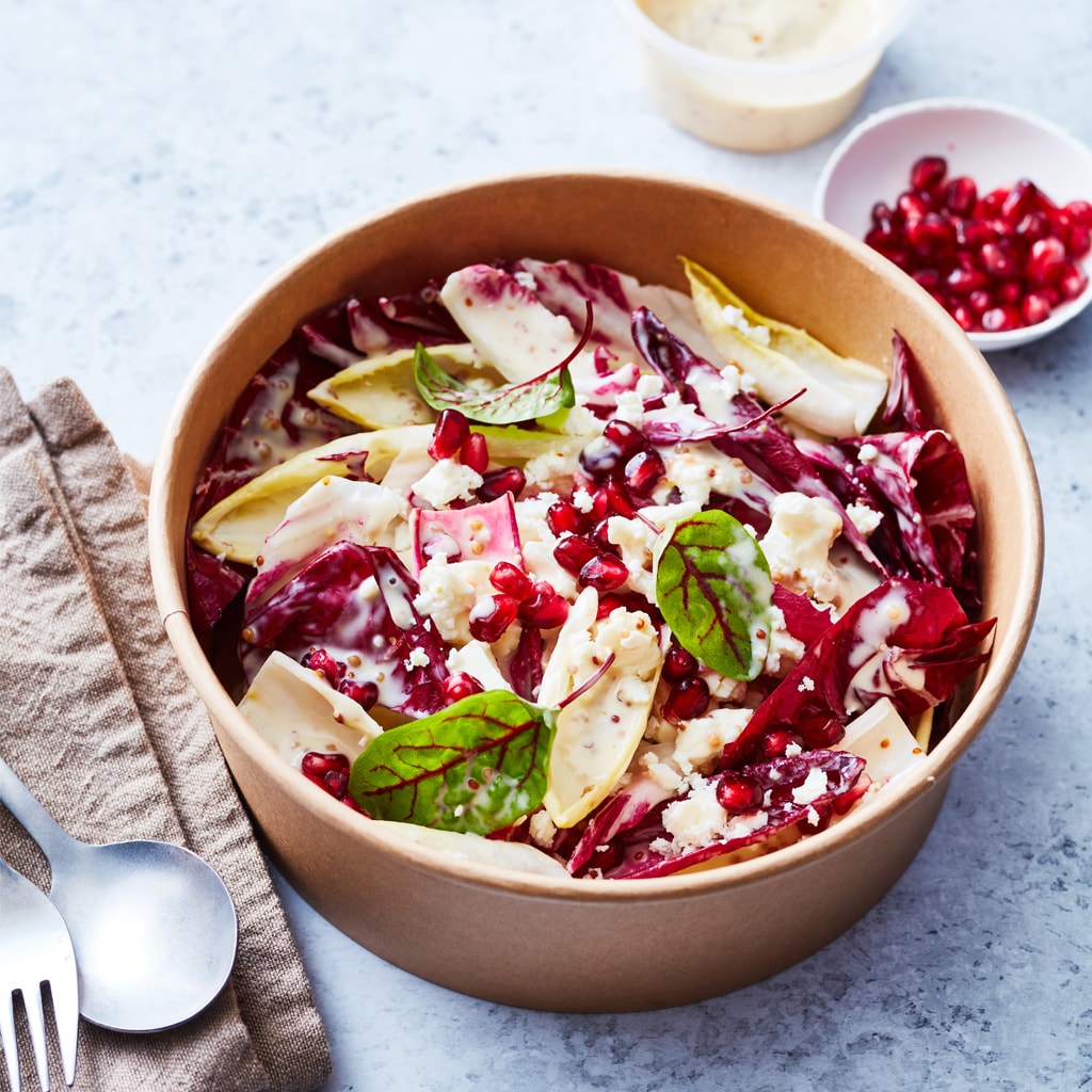 Roodlof salade met geitenkaas en honing mosterd dressing (delivery)